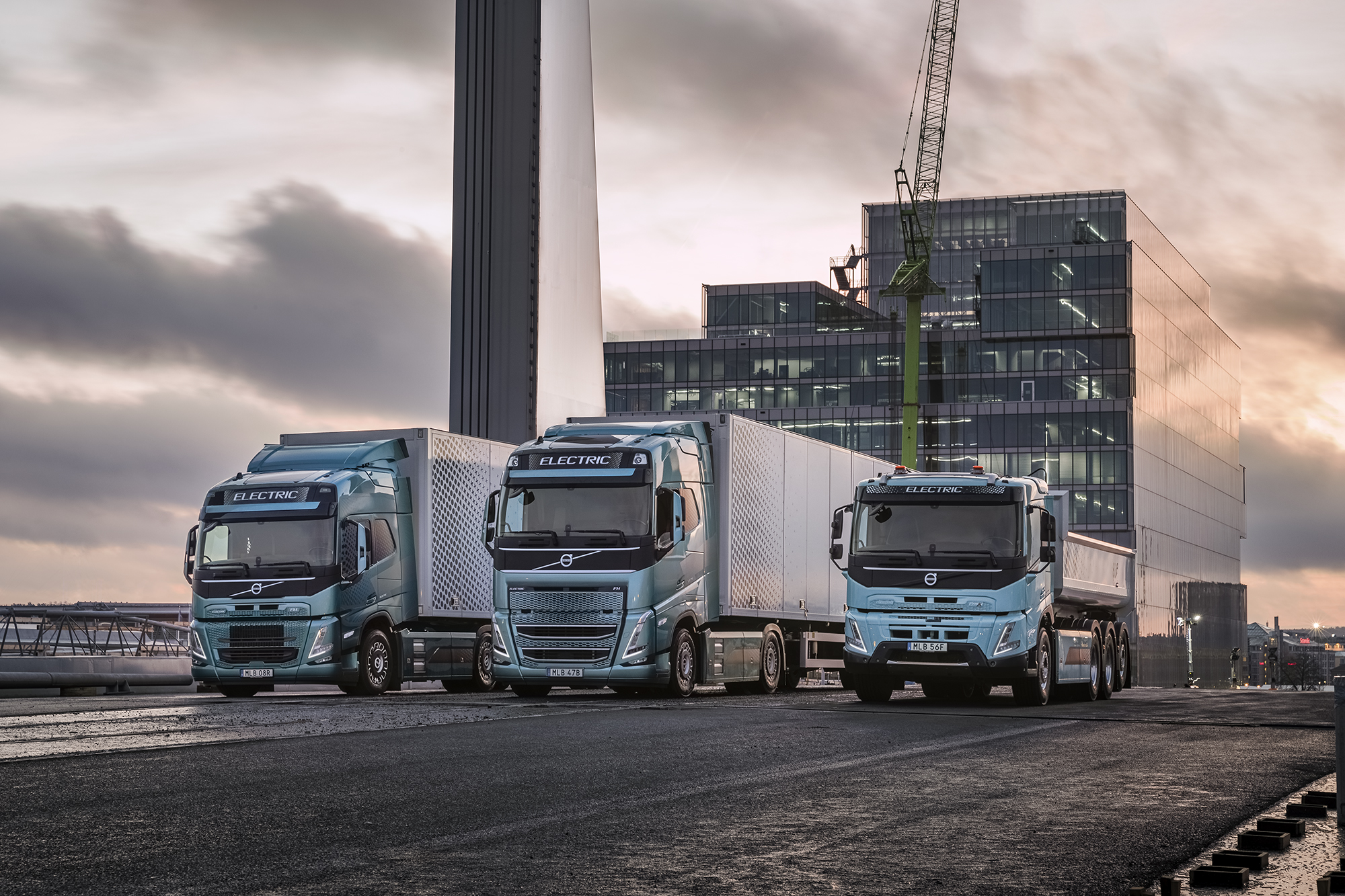 volvo-trucks-now-ready-to-electrify-image1